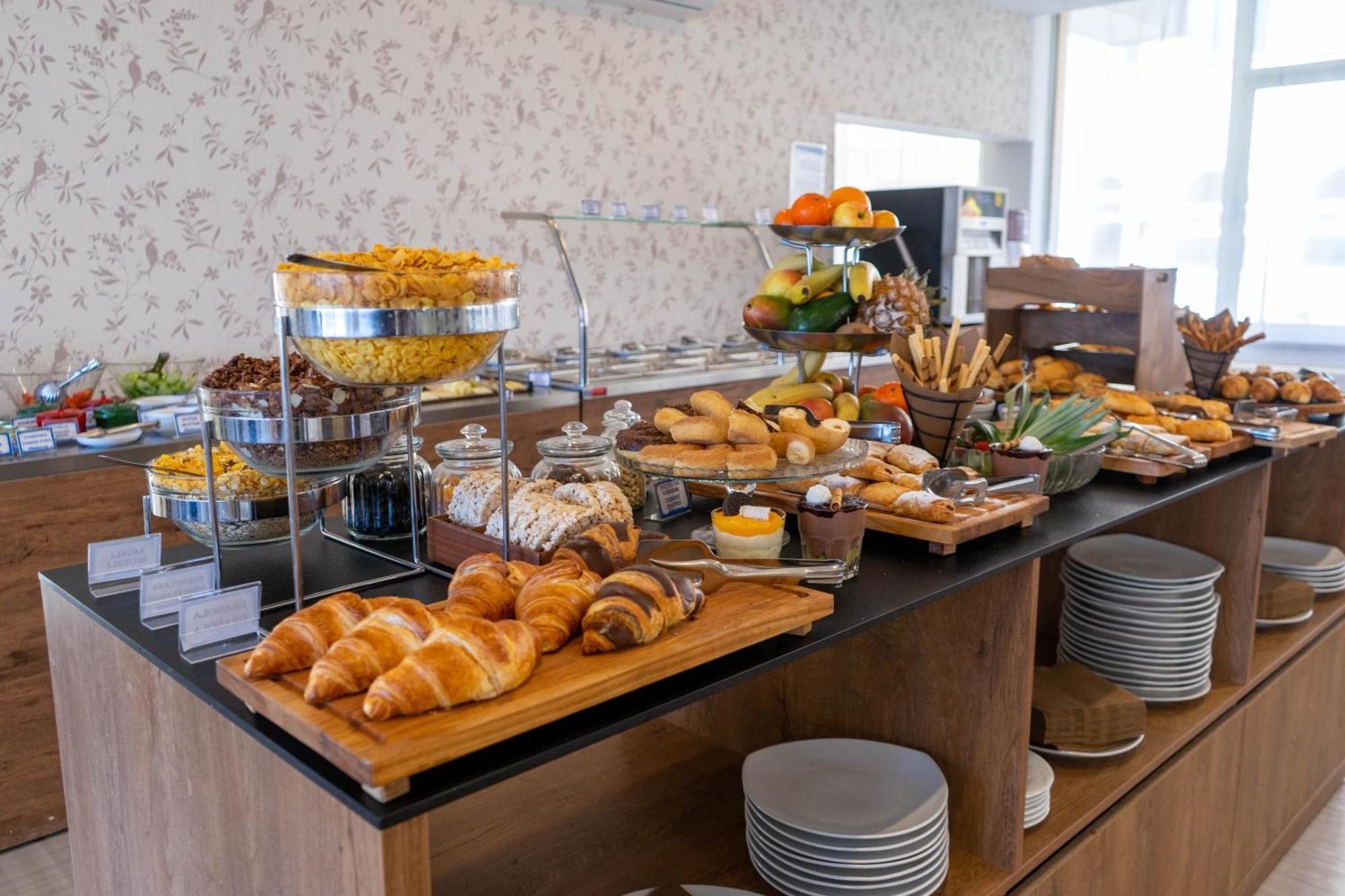 Hotel Vojvodina Zrenjanin Ngoại thất bức ảnh