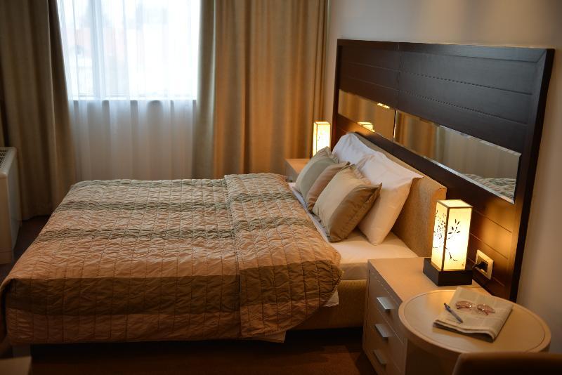 Hotel Vojvodina Zrenjanin Ngoại thất bức ảnh